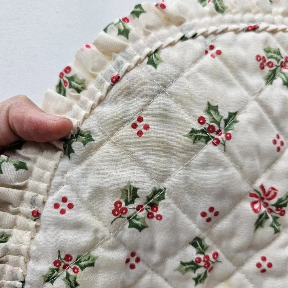 1980s 1990s Quilted Oval Placemats 2 Set Holly Tree Bow Cottagecore Holiday #55